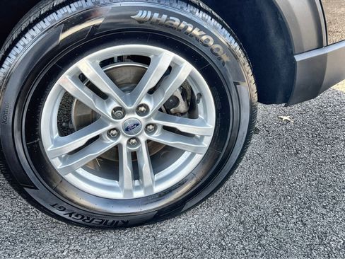 Used 2023 Ford Explorer XLT w/ Equipment Group 202A image 12