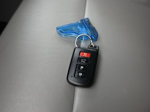 Used 2018 Toyota Highlander XLE w/ Protection Package #3 AWD/4WD image 64