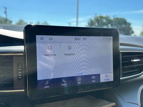 Certified 2022 Ford Explorer XLT w/ Equipment Group 202A AWD/4WD image 39
