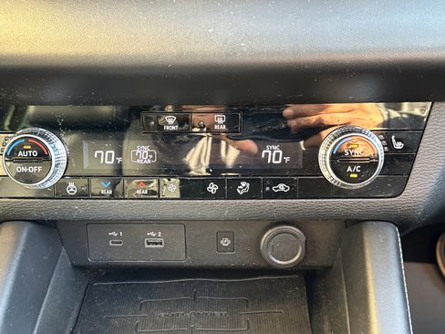 Used 2023 Mitsubishi Outlander SEL FWD image 17