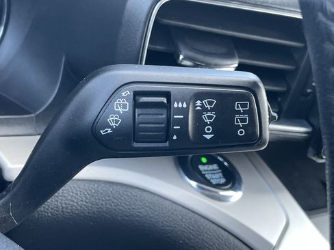 Used 2021 Ford Explorer XLT w/ Equipment Group 202A AWD/4WD image 21