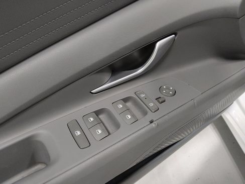 Used 2024 Hyundai Elantra SEL FWD image 27