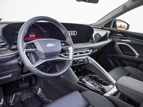 Certified 2025 Audi Q5 Premium w/ Premium Plus AWD/4WD image 19