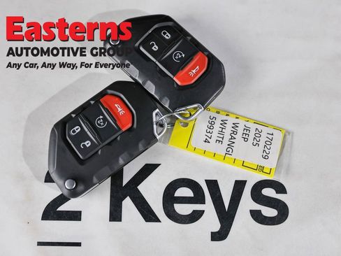 Used 2025 Jeep Wrangler Unlimited Sahara w/ Safety Group AWD/4WD image 25