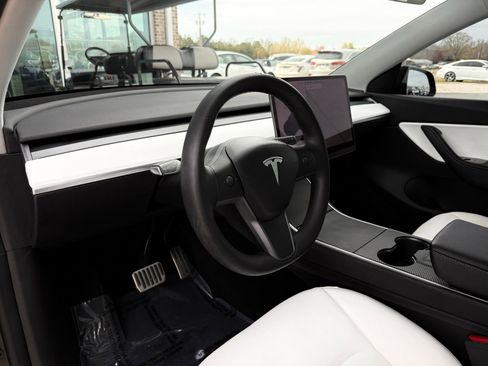 Used 2020 Tesla Model Y Long Range image 13