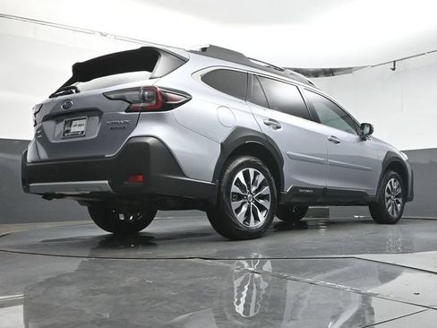 Certified 2025 Subaru Outback Touring w/ Popular Package #2 AWD/4WD image 39