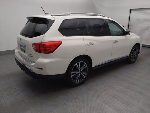 Used 2017 Nissan Pathfinder Platinum w/ Family Entertainment Package AWD/4WD image 10
