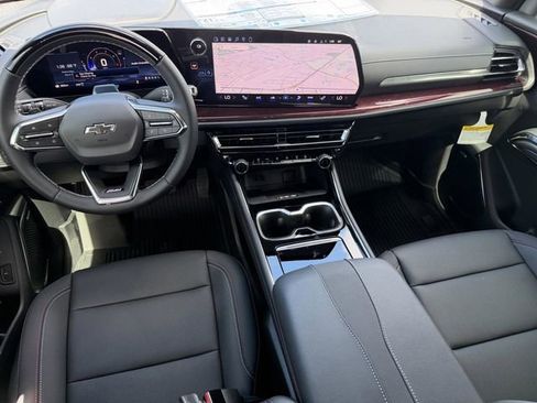 New 2026 Chevrolet Traverse Z71 w/ Enhanced Driving Package AWD/4WD image 17