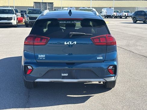 Certified 2022 Kia Niro LXS image 4