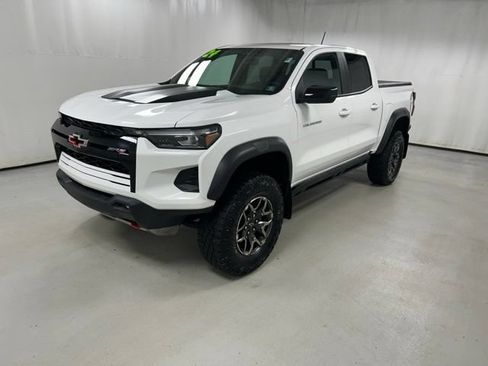 Certified 2024 Chevrolet Colorado ZR2 w/ ZR2 Convenience Package III AWD/4WD image 2