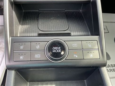 Used 2024 Hyundai Kona Limited FWD image 22