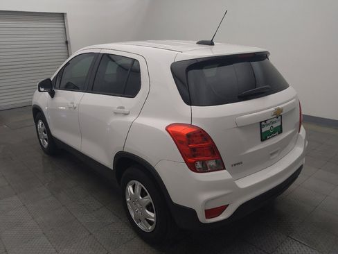 Used 2018 Chevrolet Trax LS FWD image 5