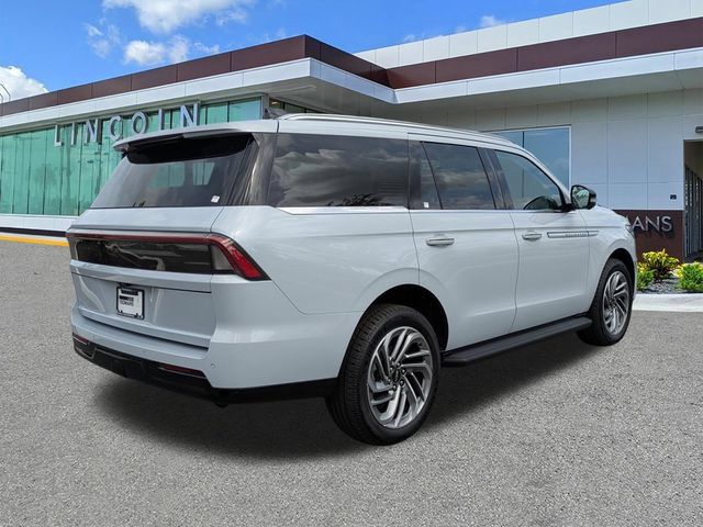 New 2026 Lincoln Navigator Premiere AWD/4WD image 4