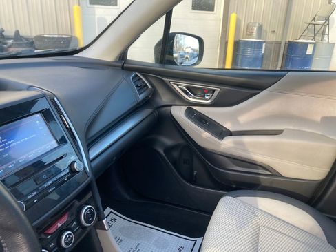 Used 2021 Subaru Forester Premium image 16