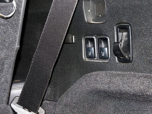 Used 2017 Mercedes-Benz GLS 550 4MATIC w/ Driver Assistance Package image 34