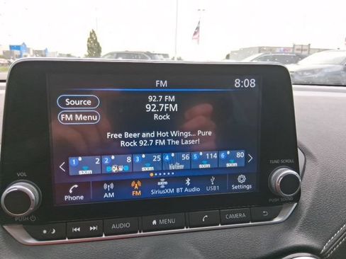 Used 2025 Nissan Sentra SV FWD image 19