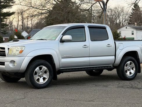 Used 2005 Toyota Tacoma V6 4dr Double Cab 4WD SB image 1