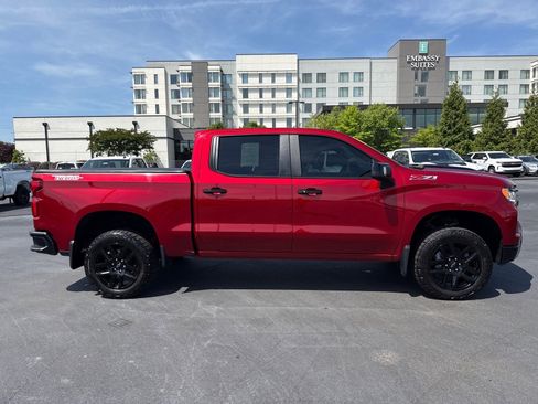 Used 2023 Chevrolet Silverado 1500 LT Trail Boss w/ LT Trail Boss Premium Package AWD/4WD image 2