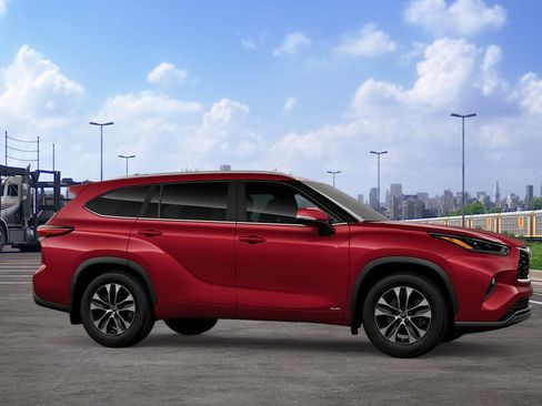 New 2026 Toyota Highlander XLE image 13