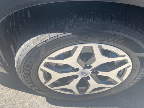 Used 2019 Subaru Forester Premium AWD/4WD image 22