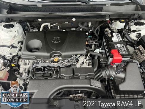 Used 2021 Toyota RAV4 LE image 34