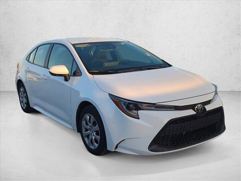 Used 2020 Toyota Corolla LE image 3