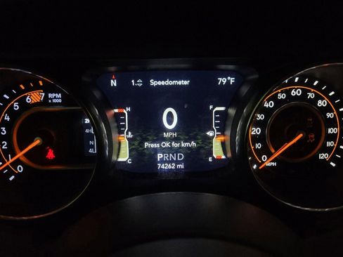 Used 2019 Jeep Wrangler Unlimited Sahara AWD/4WD image 23