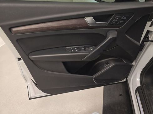 Used 2023 Audi Q5 2.0T Premium w/ Convenience Package image 10