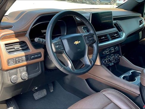 Used 2023 Chevrolet Tahoe High Country RWD image 14
