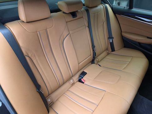 Used 2019 BMW 530e RWD image 28
