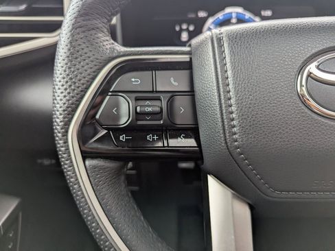 Used 2023 Toyota Sequoia Limited image 28