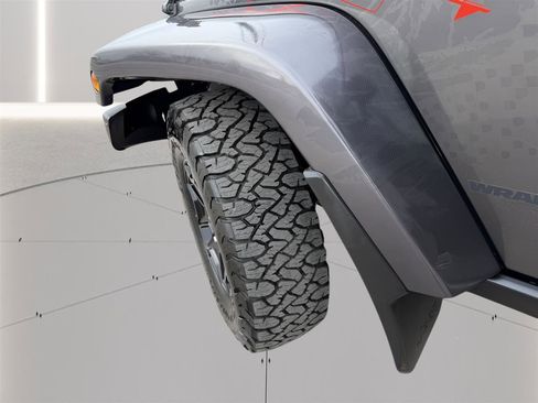 Used 2016 Jeep Wrangler Unlimited Sahara image 32