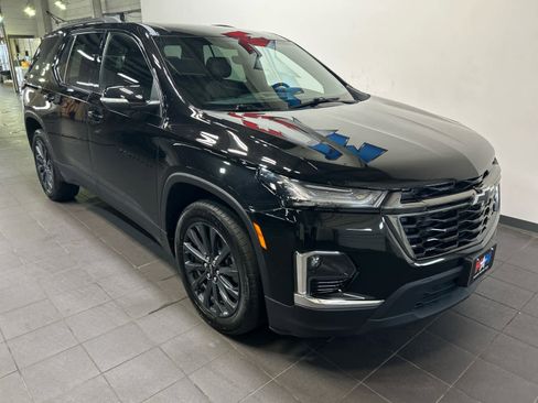 Used 2023 Chevrolet Traverse RS w/ LPO, Floor Liner Package AWD/4WD image 2