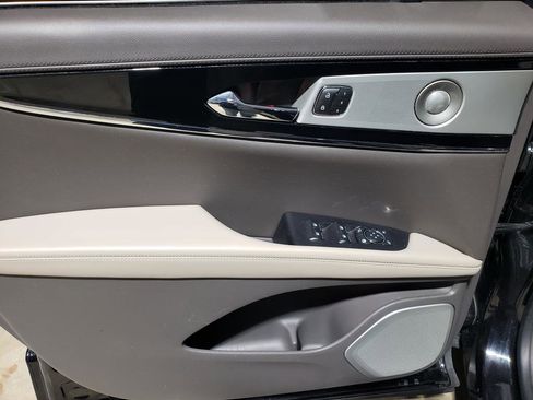 Used 2023 Lincoln Nautilus Reserve w/ Equipment Group 202A image 11