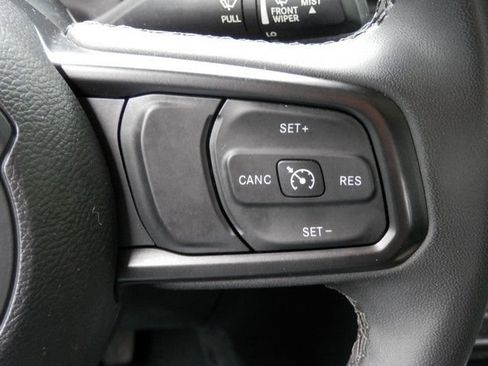 Used 2023 Jeep Gladiator Sport AWD/4WD image 21