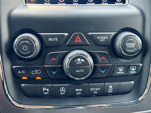 Used 2018 Jeep Grand Cherokee Laredo AWD/4WD image 16