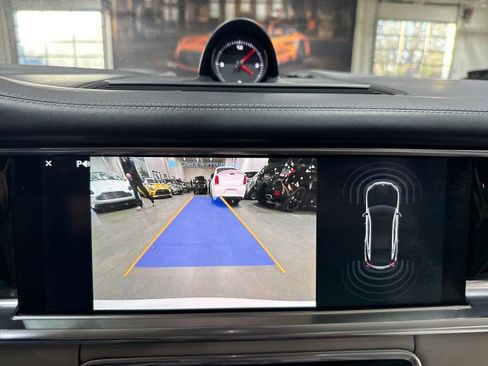 Used 2017 Porsche Panamera image 81