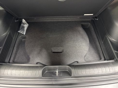 Used 2019 Jeep Cherokee Latitude Plus w/ Cold Weather Group image 37