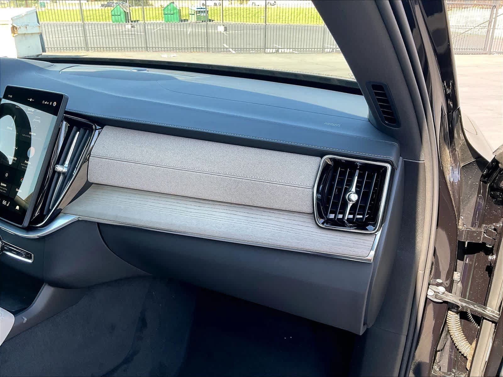 New 2027 Volvo XC90 B5 Core AWD/4WD image 29