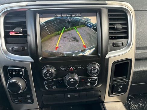 Used 2015 RAM 1500 Classic SLT w/ Luxury Group image 9