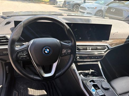 Used 2023 BMW i4 eDrive40 w/ Parking Assistance Package RWD image 10