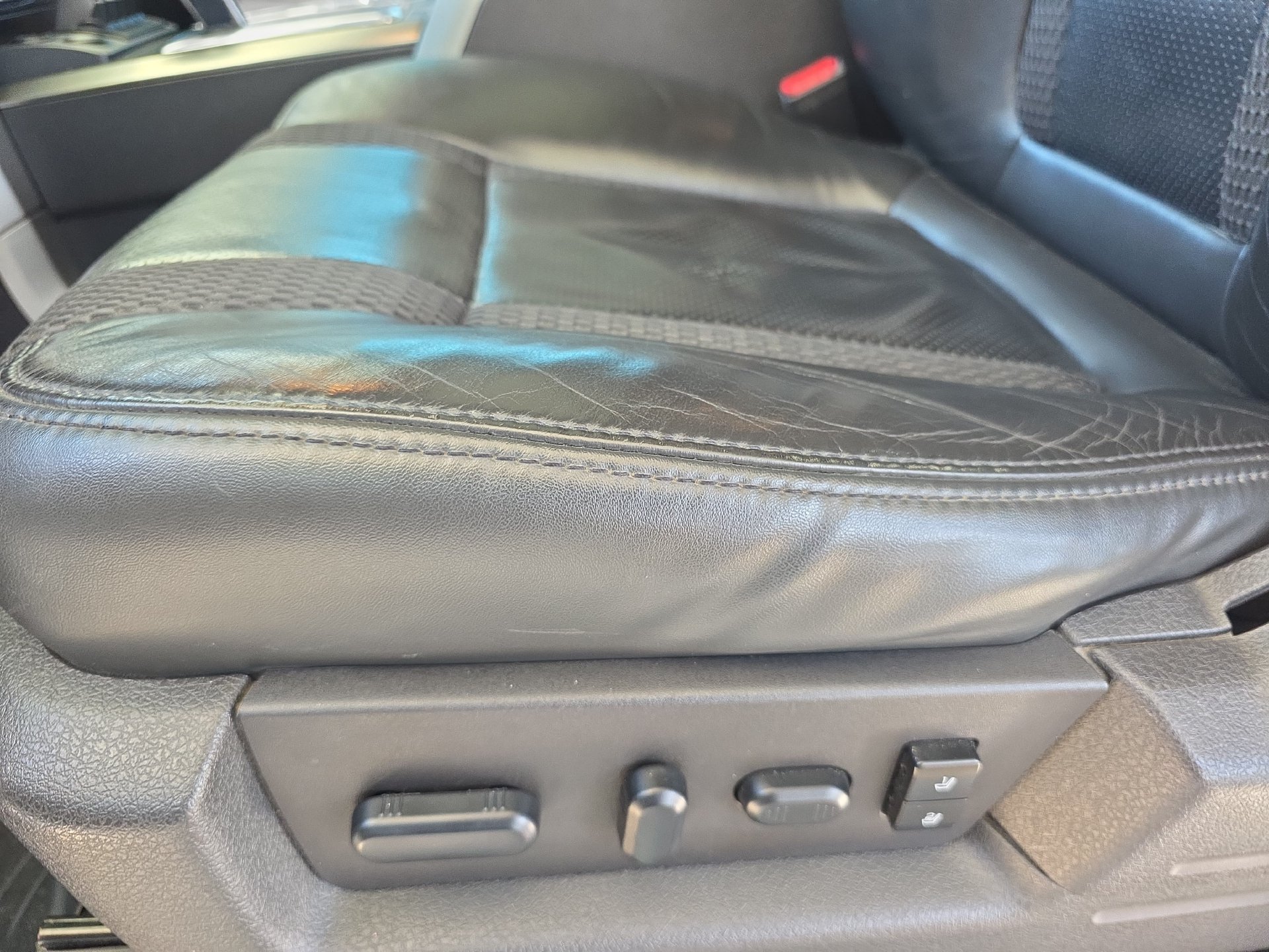 Used 2012 Ford F150 Raptor w/ Raptor Luxury Pkg AWD/4WD image 27