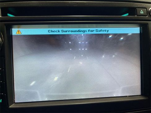 Used 2011 Chevrolet Avalanche LTZ image 17