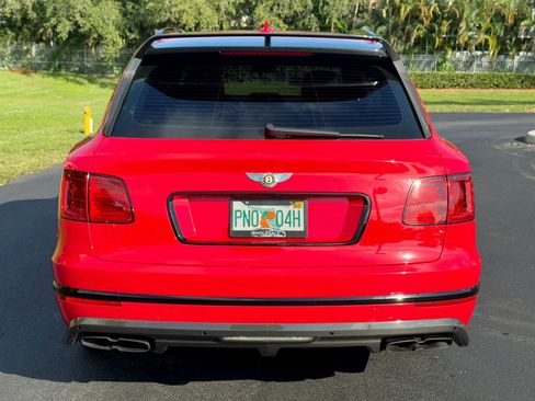 Used 2019 Bentley Bentayga image 4