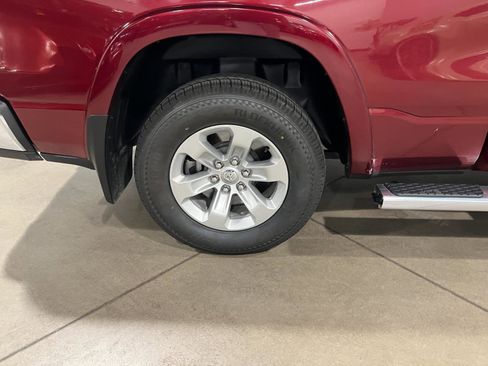 Used 2020 RAM 1500 Laramie image 42