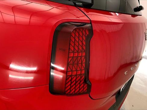 Certified 2025 MINI Cooper Countryman S w/ Comfort Package Max image 28