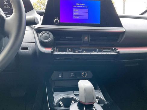 Used 2025 Toyota Prius Plug-In Hybrid image 32