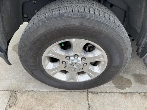 Used 2024 RAM 2500 Big Horn w/ Sport Appearance Package image 5