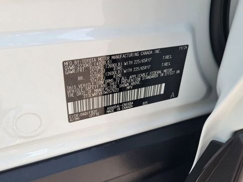 Used 2025 Toyota RAV4 LE image 28