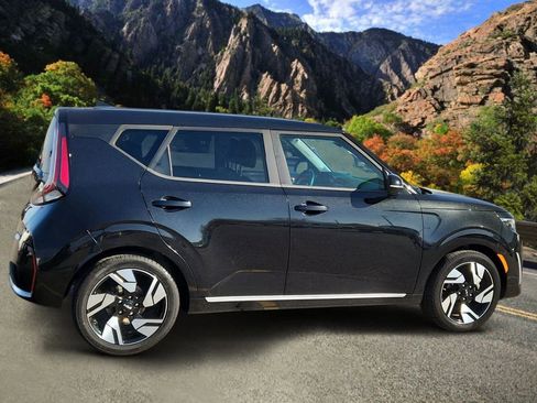 Used 2023 Kia Soul GT-Line image 2